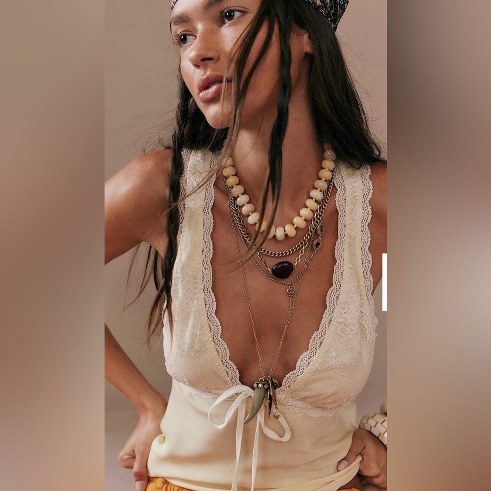 Free People Zella Layer Necklace Gold and Black Pendant - Picture 2 of 6